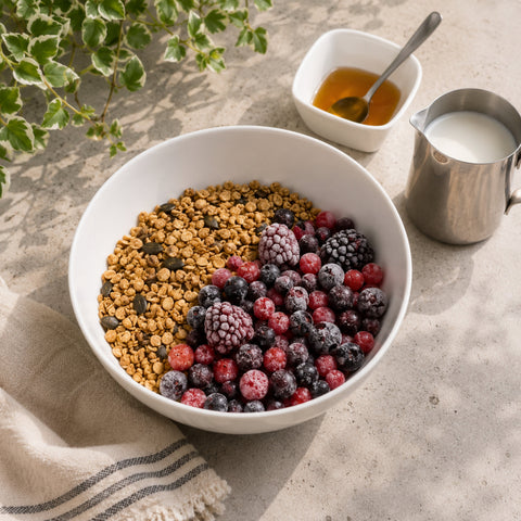 Granola vegan cu băutură de ovăz și fructe de pădure, pentru mic dejun – Vive! Pipera
