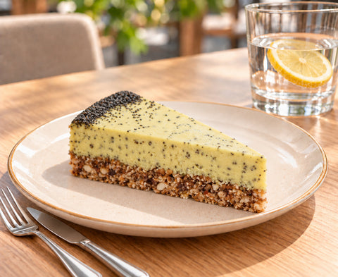 Felie de tort raw cu lămâie și semințe de chia – gama Vive! fără ingrediente cu gluten